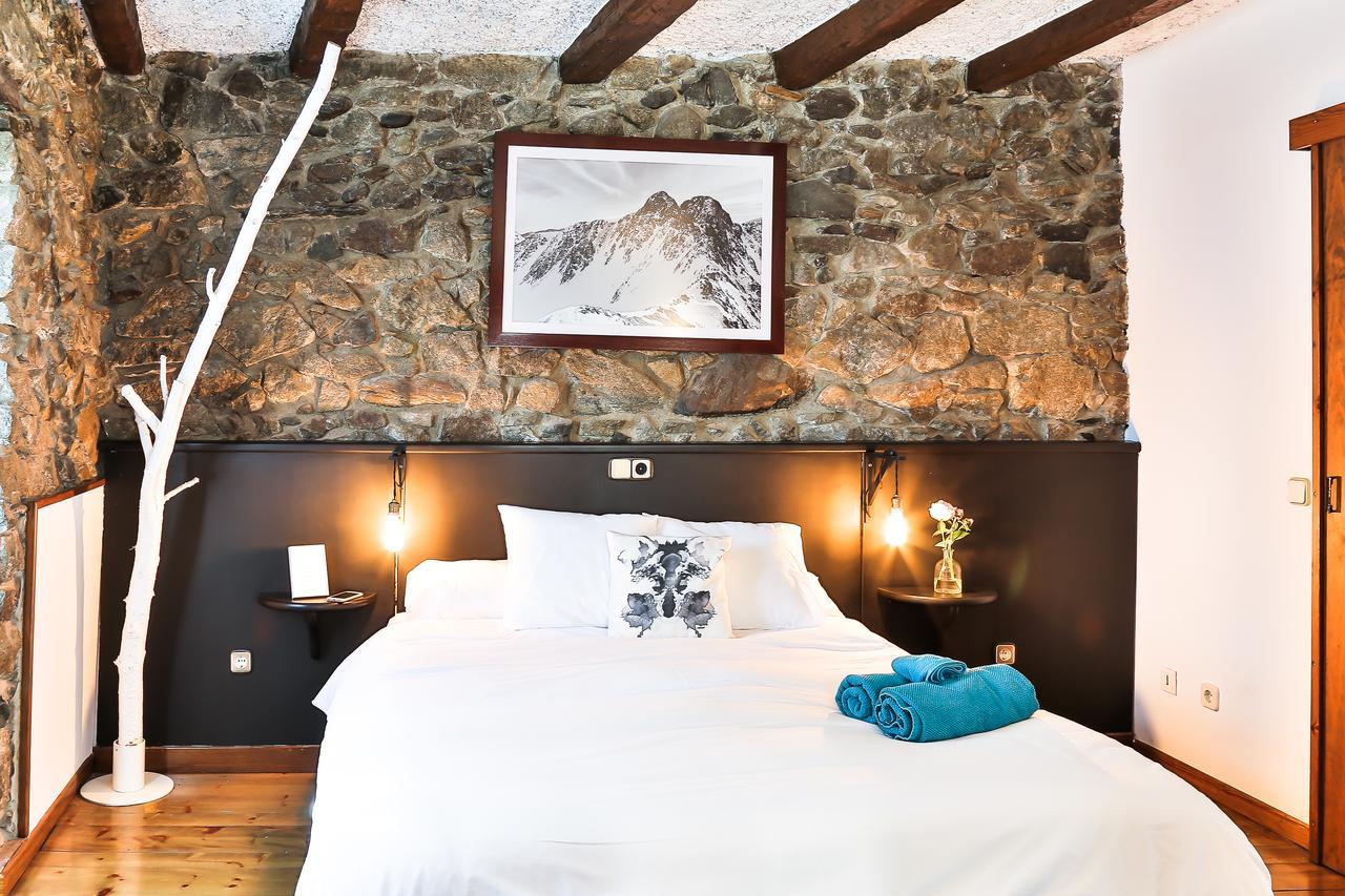 Deluxe Double Room with Bath,665931213:JPEG